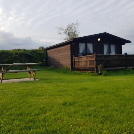 Country Bumpkin - Romantic Couples Stay In Oakhill Cabin エクステリア 写真
