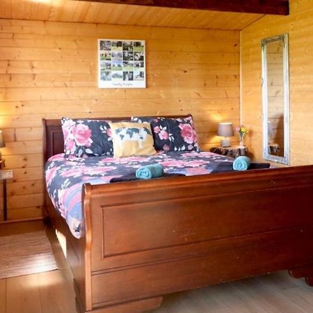Country Bumpkin - Romantic Couples Stay In Oakhill Cabin エクステリア 写真