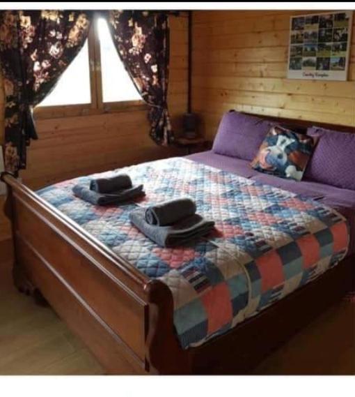Country Bumpkin - Romantic Couples Stay In Oakhill Cabin エクステリア 写真