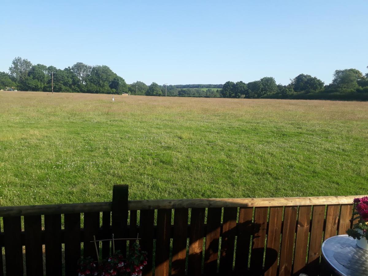 Country Bumpkin - Romantic Couples Stay In Oakhill Cabin エクステリア 写真