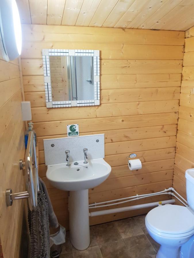 Country Bumpkin - Romantic Couples Stay In Oakhill Cabin エクステリア 写真