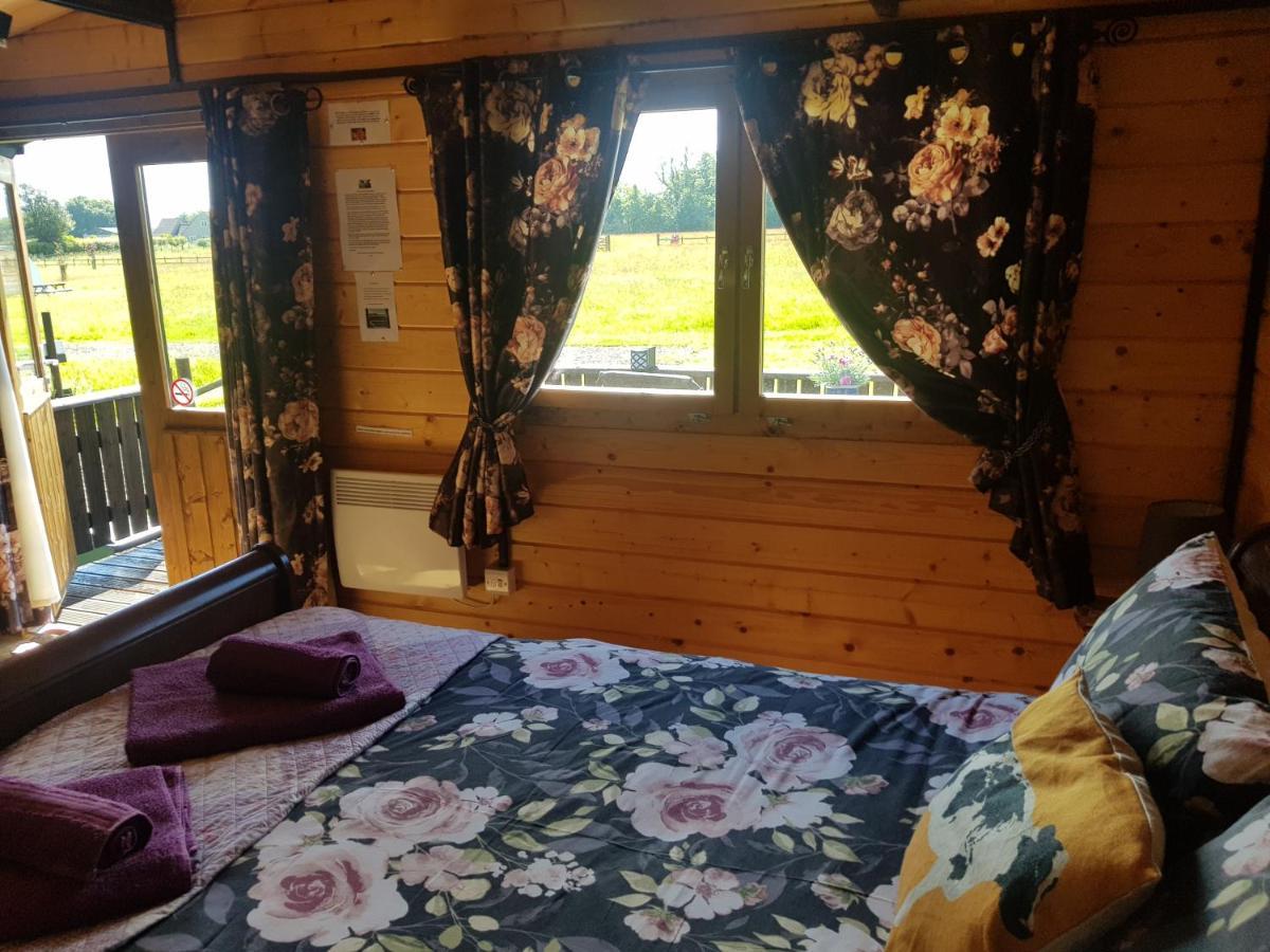 Country Bumpkin - Romantic Couples Stay In Oakhill Cabin エクステリア 写真