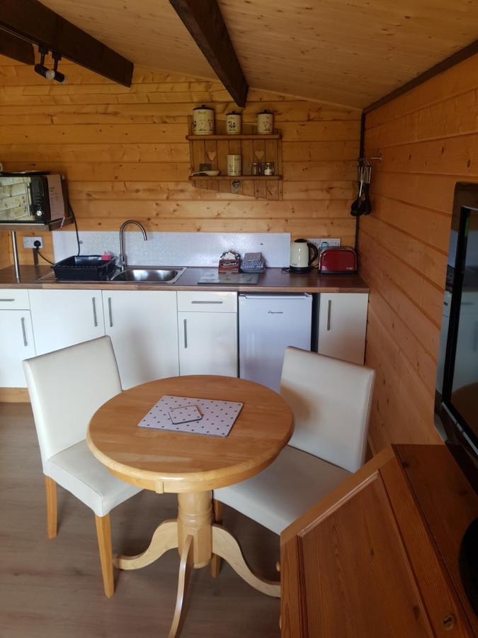 Country Bumpkin - Romantic Couples Stay In Oakhill Cabin エクステリア 写真