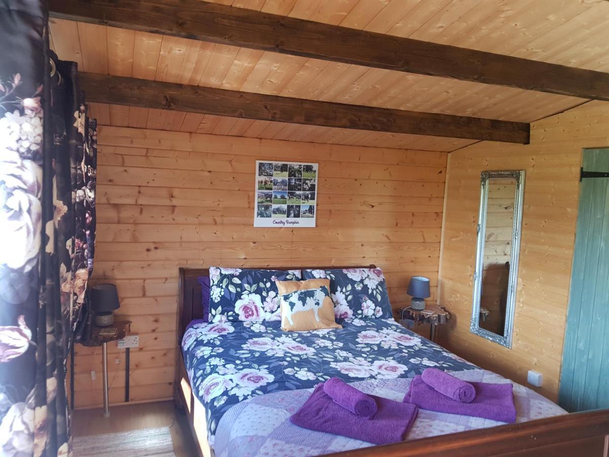 Country Bumpkin - Romantic Couples Stay In Oakhill Cabin エクステリア 写真