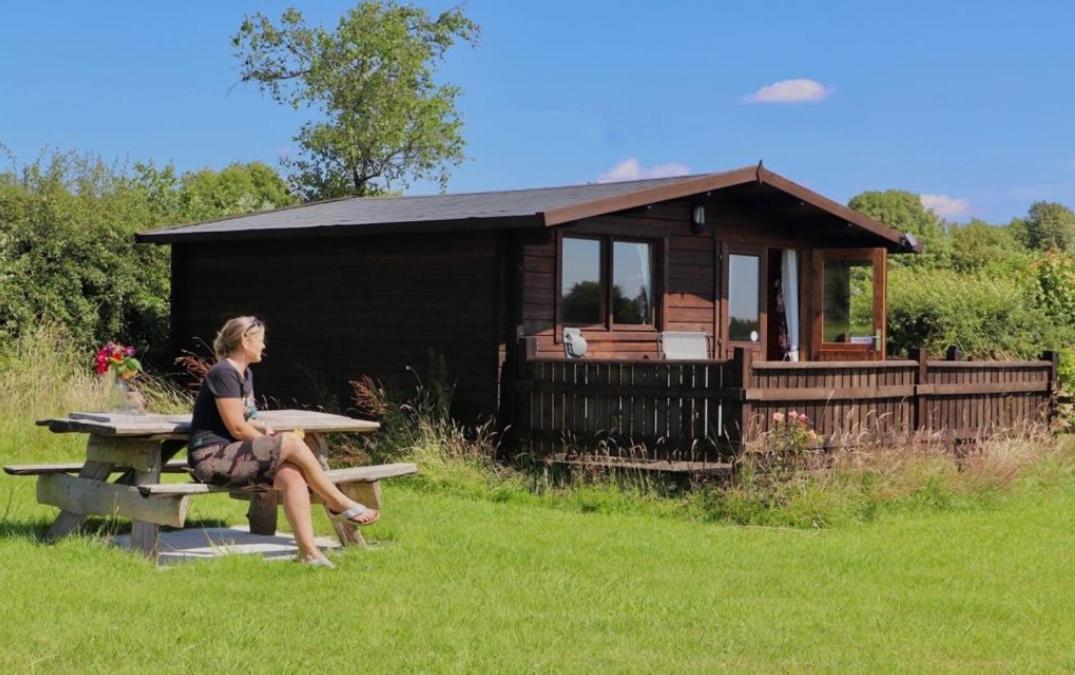 Country Bumpkin - Romantic Couples Stay In Oakhill Cabin エクステリア 写真